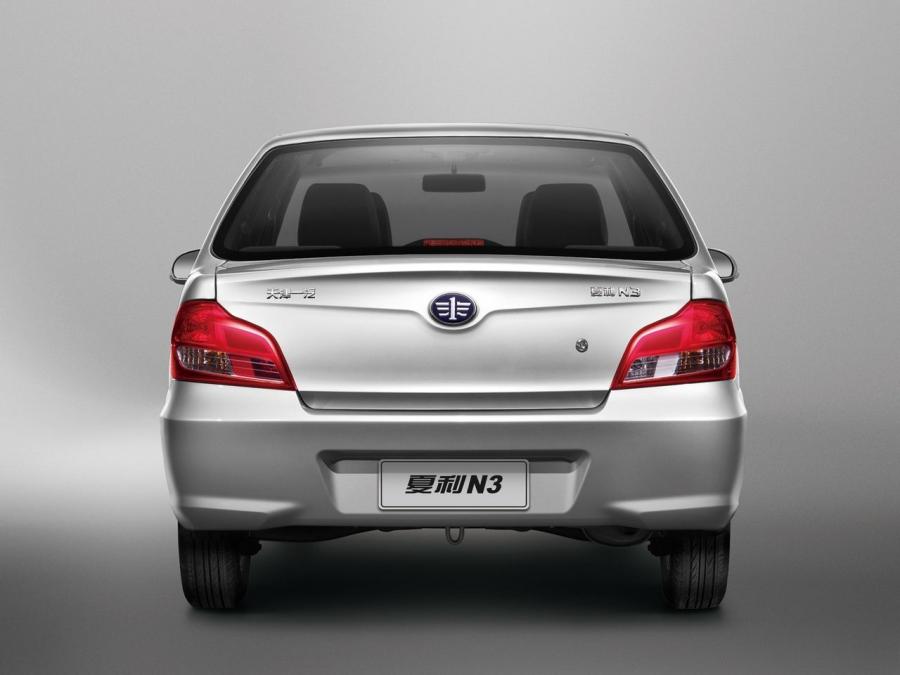  FAW Xiali N3 2012 года  (фото 2 из 3)